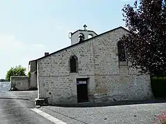L'église Saint Pierre de Maulais.