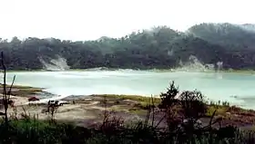 Vue du lac de cratère du Talagabodas.