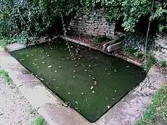 La « fontaine au Fées ».