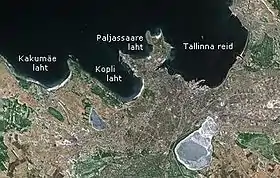 La péninsule de Kopli entre la baie de Paljassaare et la baie de Kopli.