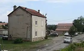 L'ancienne gare de Tallone, la route remplace la plate-forme de la voie ferrée, état actuel.