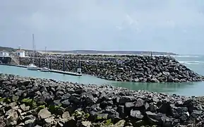 Port Bourgenay, l'entrée du chenal.