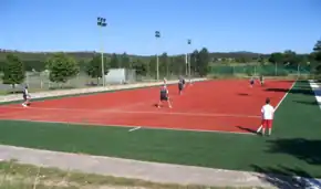 Vue d'un terrain de balle au tambourin