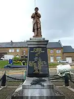 Monument aux morts« Poilu au repos – Monument aux morts à Tannay », sur e-monumen