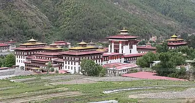 Le dzong de Tashichho, au nord de la ville.