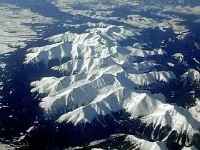 Vue aérienne des Tatras occidentales en hiver.