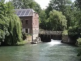 Moulin sur la Serre à Tavaux-et-Pontséricourt.