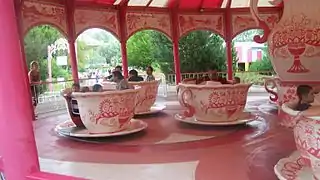 Tasses dansantes à Walibi Lorraine