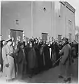 Rassemblement devant le théâtre Tip-Top du Jodenbreestrat d'Amsterdam, février 1941