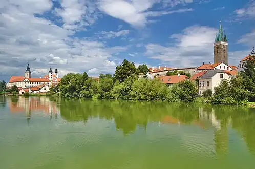 Étang Ulický et centre ville.