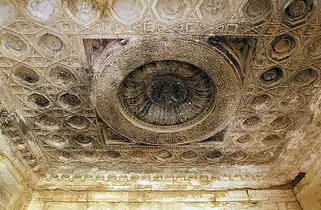 Rosace surplombant le thalamos sud de la cella du temple de Bêl, à Palmyre.