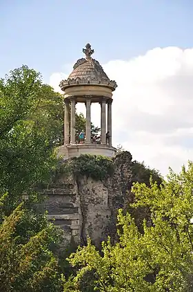 Kiosque de l'île, inspiré du temple de Vesta de Tivoli.