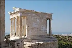 Le temple d'Athéna Nikè après son anastylose de 2010.