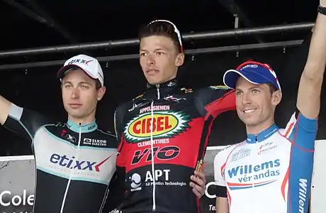 Podium de l'édition 2014 du Grand Prix des commerçants de Templeuve : Łukasz Wiśniowski (2e), Oliver Naesen (1er) et Gaëtan Bille (3e).