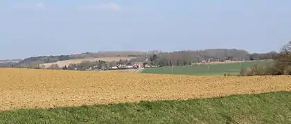 Vue générale depuis la route de Roisel.