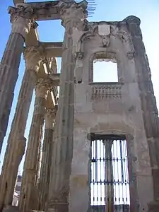 Balcon du palais du Comte des Corbos, du XVIe siècle.