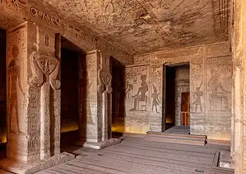 Intérieur du petit temple d'Abou Simbel.