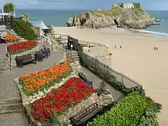 St Catherine's Island avec sa promenade, Tenby, Pembrokeshire.