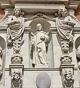 Termes ailés du portail des Chartreux (la statue du Christ est du XXe siècle).