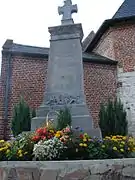 Le monument aux morts.