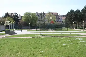 Skatepark et Streetball.