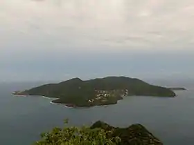 Vue de Terre-de-Bas depuis Terre-de-Haut.