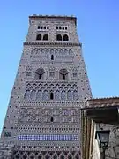 Architecture mudéjare : église de brique, à Teruel (XIVe siècle).