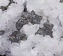 Tétraédrite et quartz - Mine de Montel - Ariège France (XX4 mm)