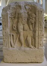 Teutatès sur une base de colonne, Musée Saint-Remi de Reims.