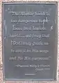 Texte d'un monument à West Wendover, Nevada, extrais d'une citation du président Harry S. Truman sur l'utilisation des armes atomiques.