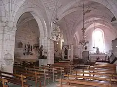 Les deux nefs de l'église.