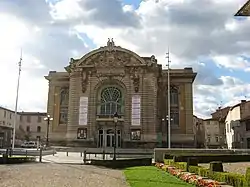 Le théâtre municipal de Castres construit afin de distraire les garnisons au début du XXe siècle.
