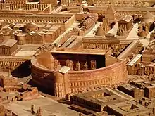 Vue du complexe dans son quartier sur maquette de Caen, avec l'arrière du temple de Vénus Victrix