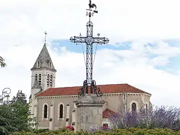 Croix de la Passion et église Saint-Saturnin