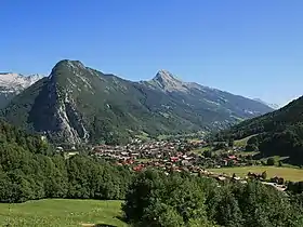 La vallée de Thônes, la via ferrata et le mont Lachat.