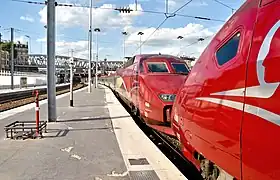 La rame TGV PBA no 4540 à la gare du Nord, attelée au TGV PBKA no 4303, en 2011.