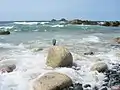 Plage de Nanven avec les Brisons à l’horizon