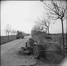 Sd.Kfz. 222 armé d'un Kwk 30 détruit à la suite de combats avec les Britanniques durant l'Opération Husky (Italie, Janvier 1944)