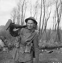 Private G. Mills, 2e Bataillon, 6 mars 1945.