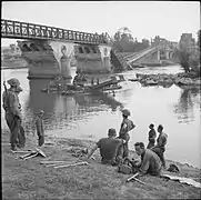 À gauche, l'état du pont Clemenceau…