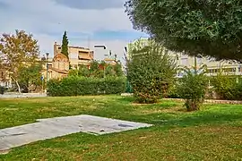 L'église dans son environnement urbain.