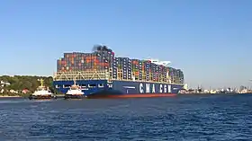 Le CMA CGM Bougainville sur l'Elbe à destination de Hambourg, le 11 octobre 2015