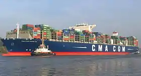 Le CMA CGM Zheng He sur l'Elbe, près de Hambourg