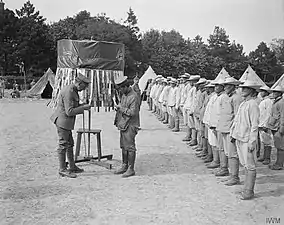 Soldats britanniques et travailleurs chinois, 26 mai 1918.