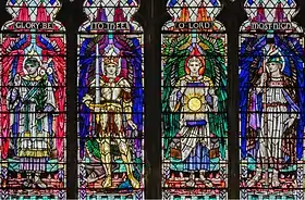 Les quatre archanges : Gabriel, Michel, Uriel et Raphaël. Église de la Sainte-Trinité, Kingston upon Hull.
