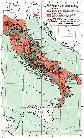 Carte de l'Italie, les territoires romains sont entremêlés de territoires alliés concentrés notamment dans les montagnes.