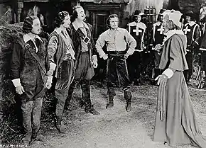 Au premier plan, de g. à d. : Gino Corrado, Leon Barry, Stanley J. Sandford, Douglas Fairbanks et Nigel De Brulier