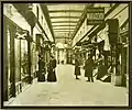 Le passage de l’ancienne « maison de Paris » à Budapest vers 1900, avant sa démolition.