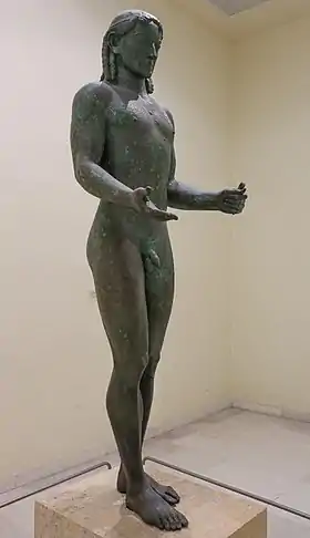 Apollon du Pirée, 530-520 ou début Ve. Bronze, H. 1,92 m. MArch Pirée