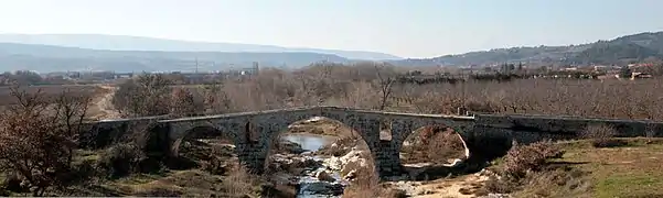 Vue de l'est avec en fond le Luberon.